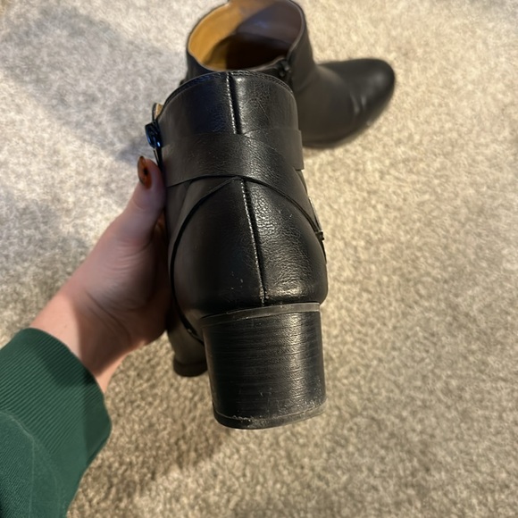 Block heeled booties - Picture 6 of 8